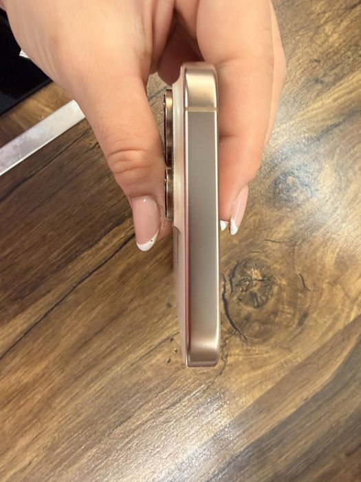 Iphone 16 pro max Desert Titanium Gold