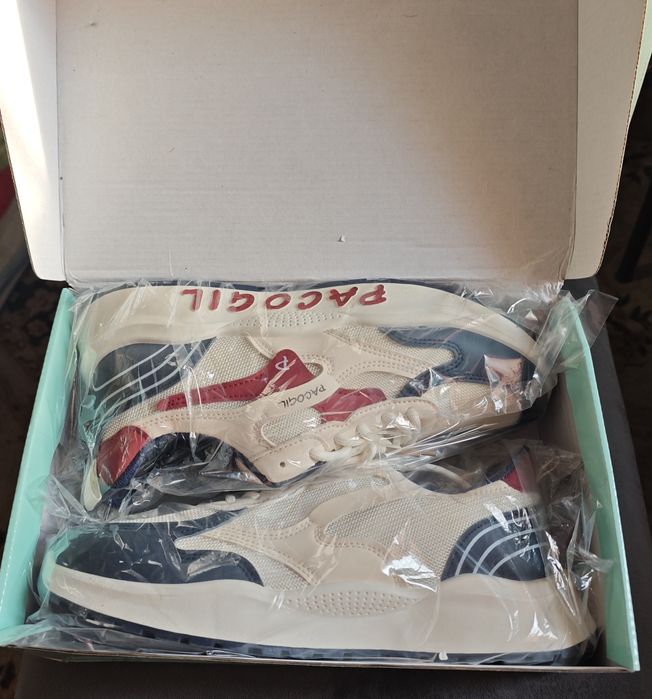 Мужские кроссовки.