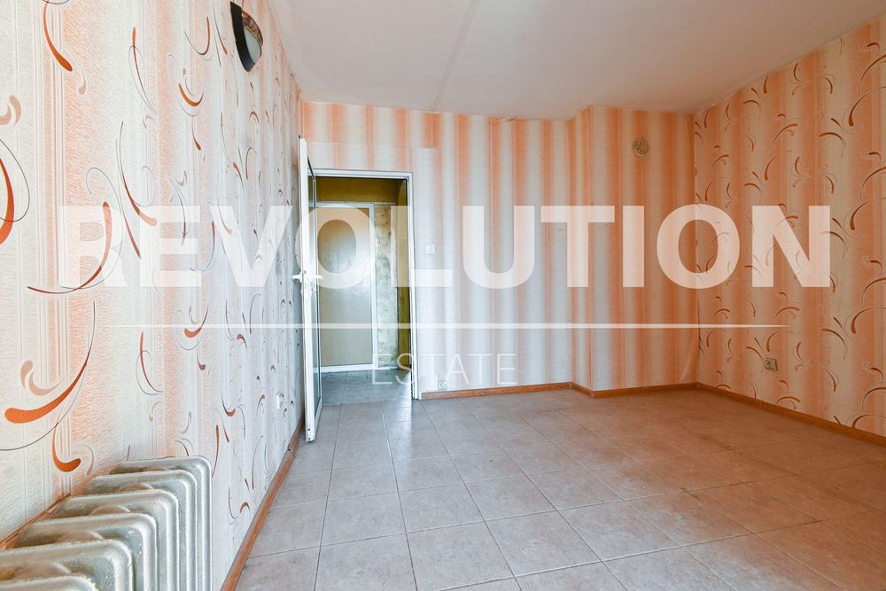 Тристаен апартамент в ж.к. Сухата река