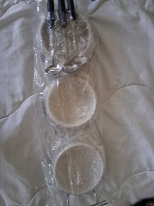 Прибори за 3 различни сосове