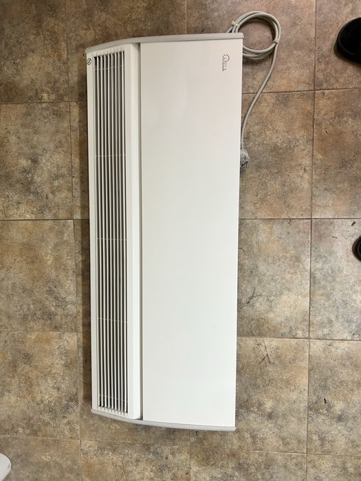 Продавам стенен конвектор 2,5kW