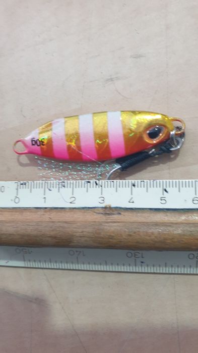 Джиг,пилкер риболов спининг 5бр.в кутия