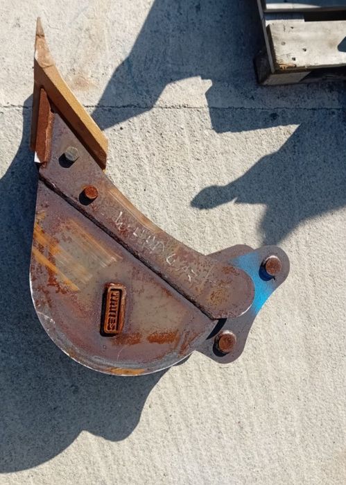Cupa noua 30 cm miniexcavator 3 si 4  tone