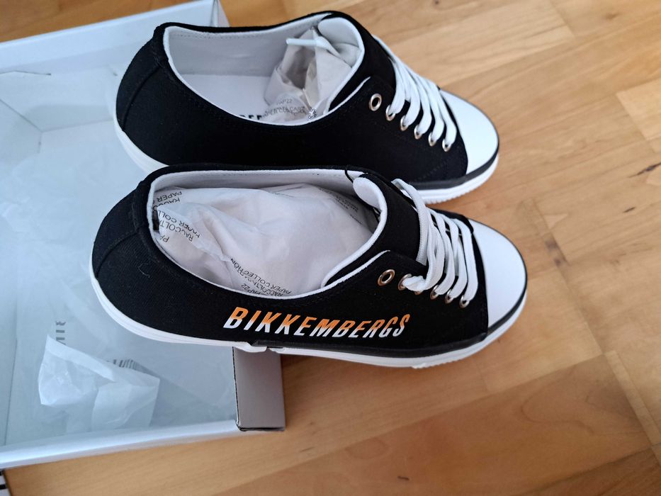 Нови дамски кецове Bikkembergs