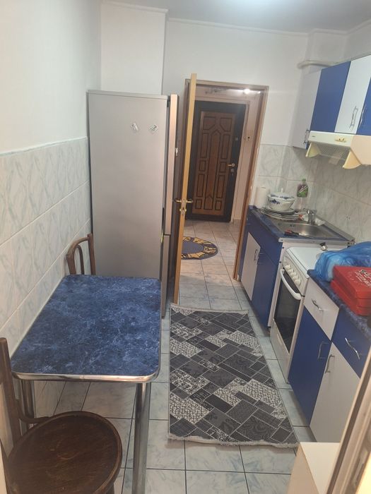 Închiriez apartament cu doua camere decomandat