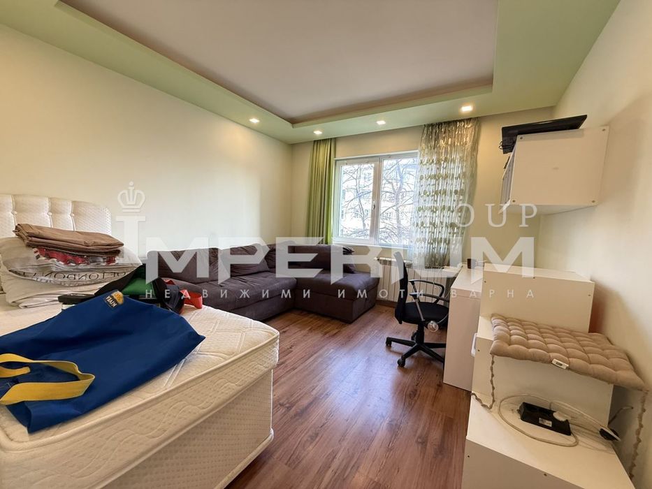 Дава се под наем Четиристаен апартамент в Варна, Базар Левски - 100 кв.м за 816 € - Снимка #3