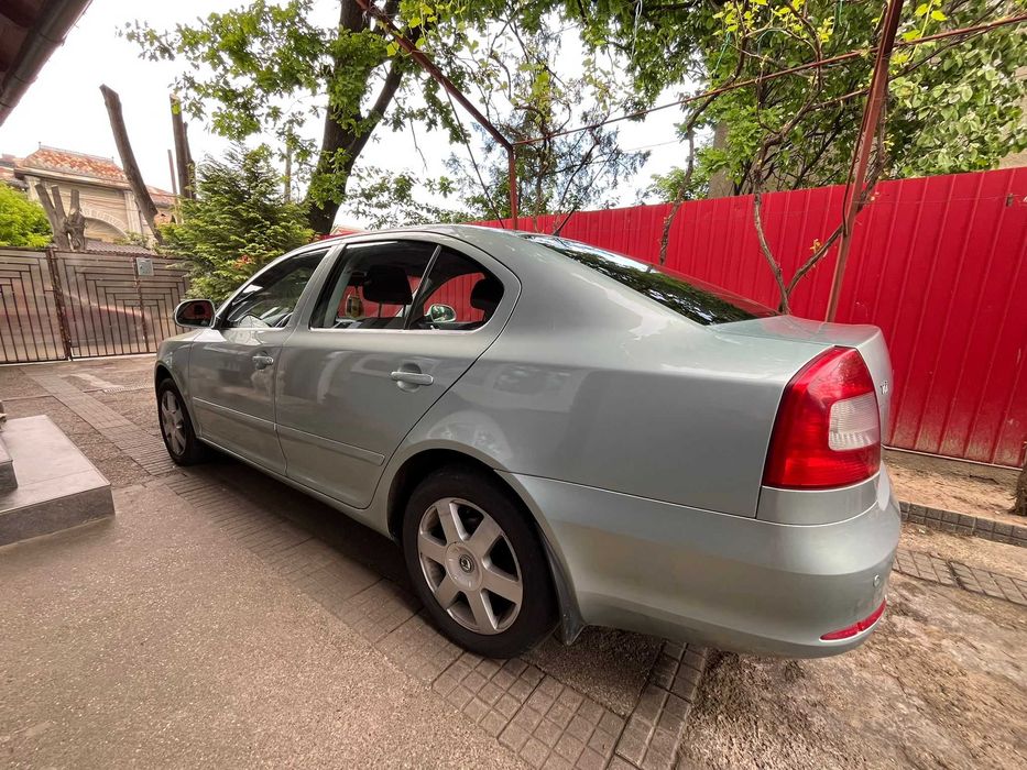 SKODA Octavia 2010 — imagine 3