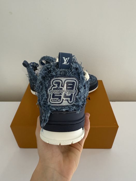 Louis Vuitton Sneakers 42