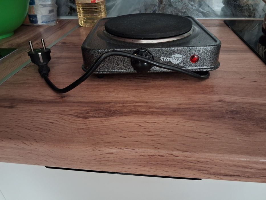 Детский стол для кормления,машинка диван