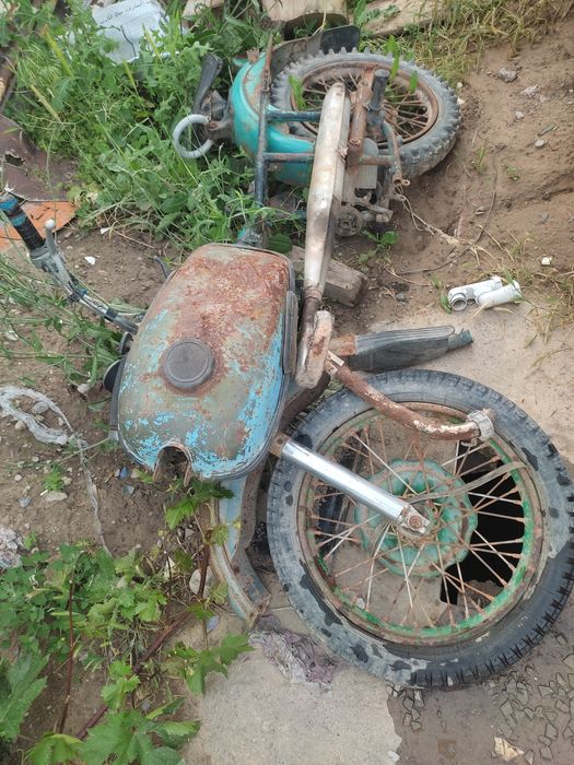 Продам мото запчасти