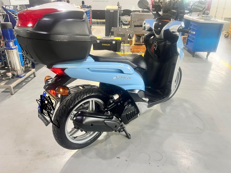 Скутер Yamaha Xenter