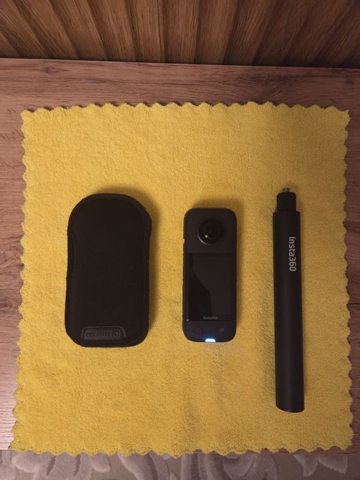 Insta 360 x3 + чехол + штатив. Идеал