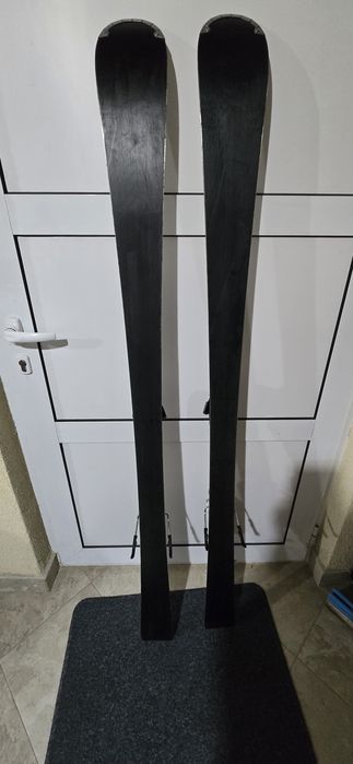 Продавам ски атомик