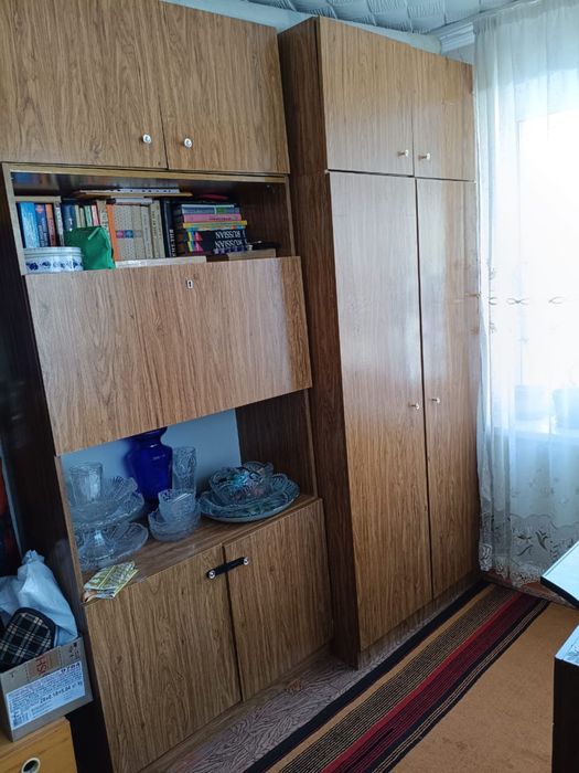 Продам 2 шкафа с антресолью