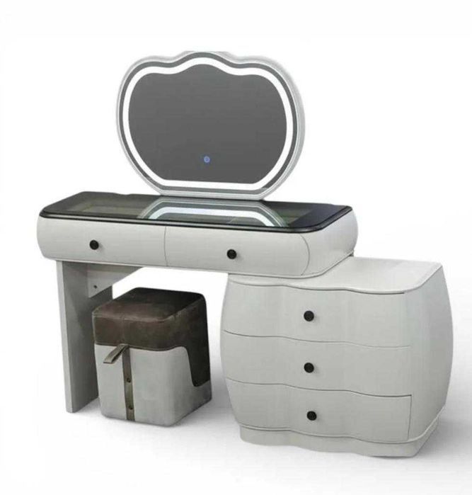 Туалетный столик Дамский стол