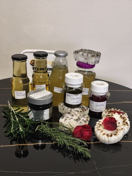 Săpun natural cu ulei măsline și infuzii plante