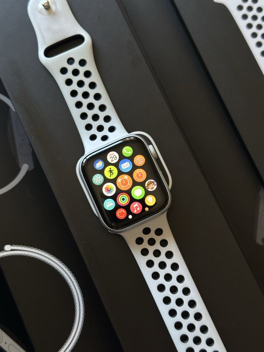 Apple Watch 4 44mm GPS+Cellular Nike