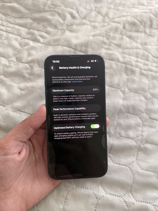 Iphone 13 - с 84% батерия