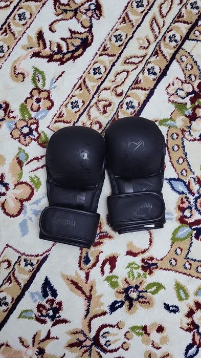 Перчатки для единаборств