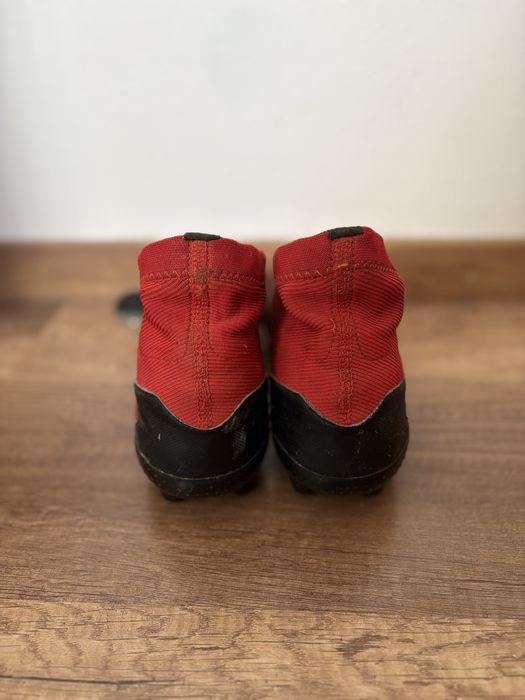 Ghete fotbal Adidas Predator Demonscale rosu 42 2/3 (US 9)