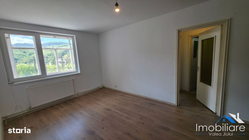 Apartament 2 camere - Lupeni | Intre spital si Lidl | Etaj 4/10