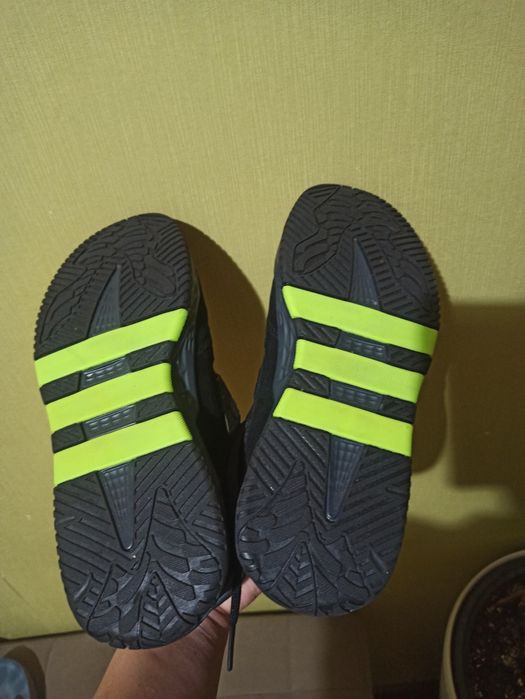 Кроссовки Adidas, и др