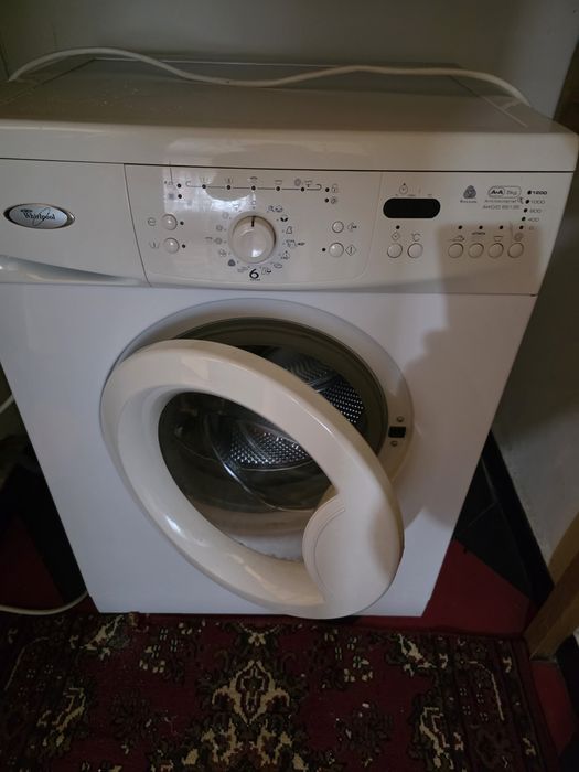 Masina spalat rufe Whirlpool 5kg slim cu al 6-lea simt