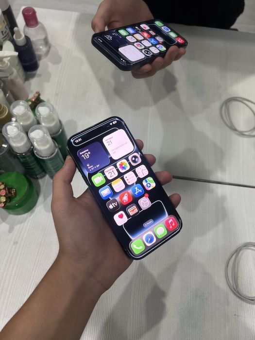 Срочно продам айфон 17 про сим е сим