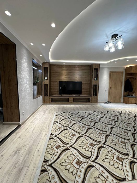 Квартира 4 комнаты, 106м² Мирабадский район, Гостиница Россия