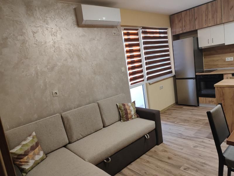 Дава се под наем Тристаен апартамент в Пловдив, Въстанически - 79 кв.м за 484.5 € - Снимка #2