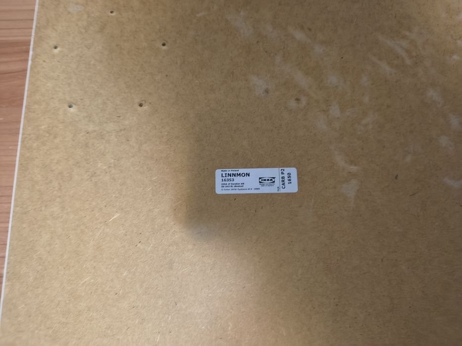 Masă Ikea Linnmon - suprafață uzată