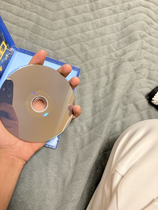 Vând god of war day one edition