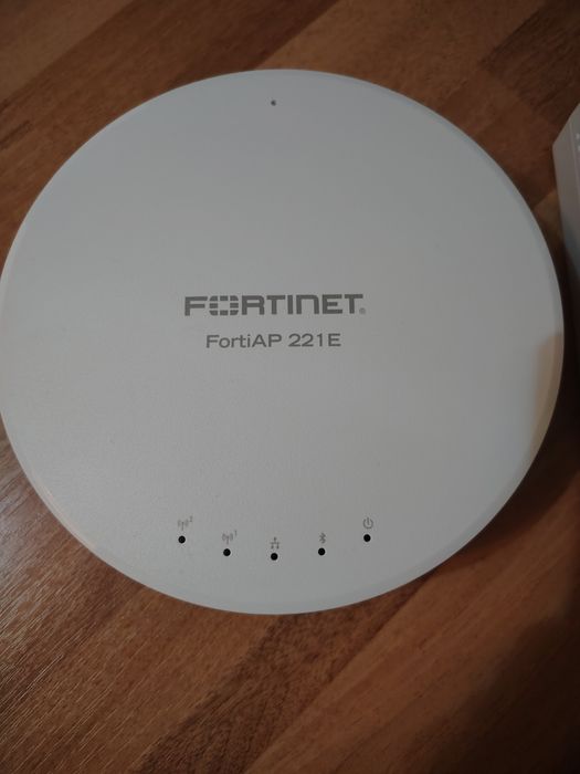 Acces point FORTINET FortiAp-221E +Injector