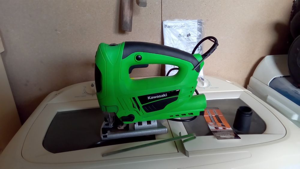 Лобзик усталар учун