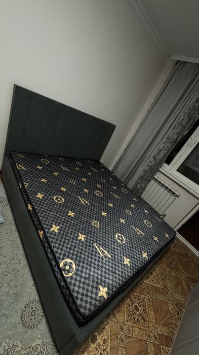 Продам мебель шифонер , кровать , комод