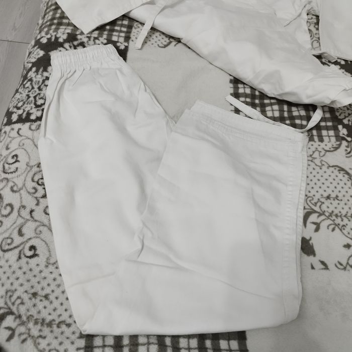 Кимоно-каратэ рост 134-146,б/у