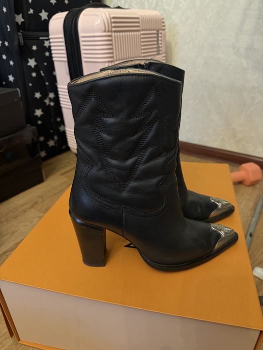 Кожаные ботильоны-казаки Bronx, 40 размер