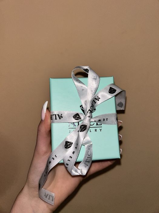 Чисто нова дамска позлатена гривна