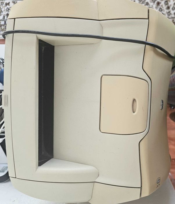 Принтер б/у HP LaserJet 1200.