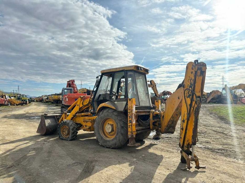 Dezmembrez buldoexcavator JCB 3CX - piese de schimb JCB