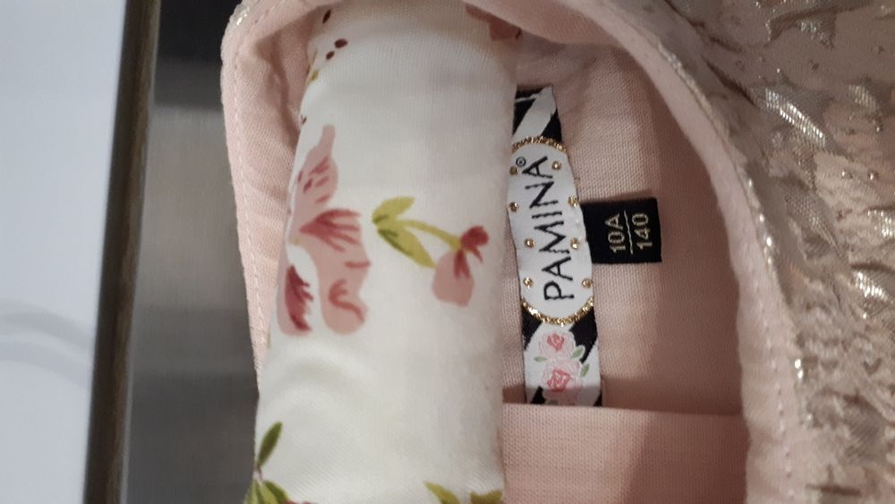 Продам для девочки платье.