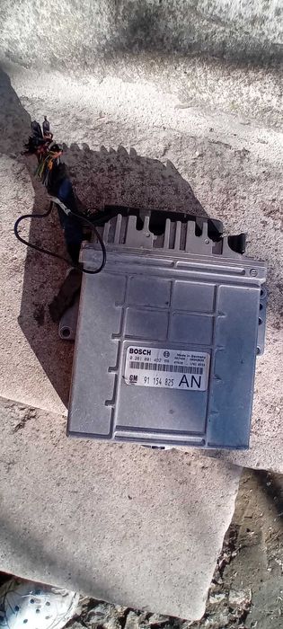 Релета и стойка за резервна гума от  Опел Фронтера 2,5 TDS д. база 98г