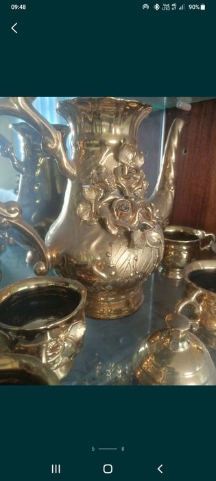 Продам золотой набор чайного сервиса.