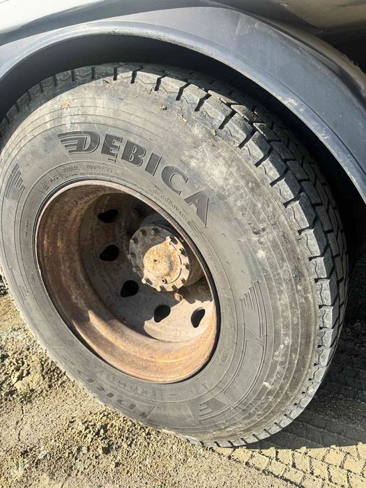 Продавам камион на части