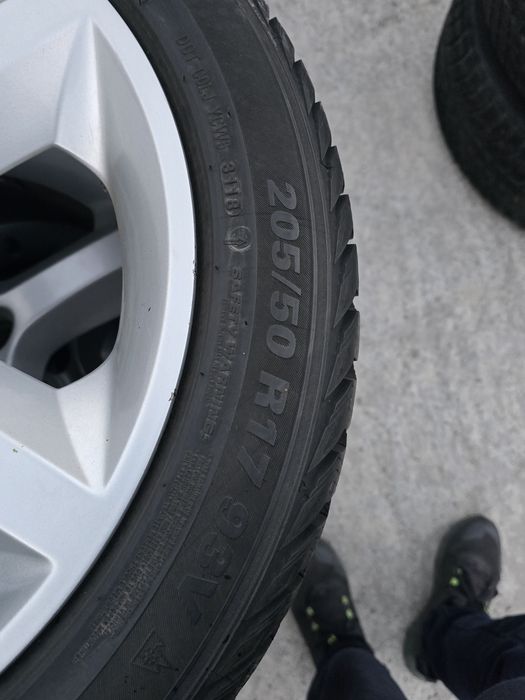 4 Броя 205/50/17 Kumho 2x9,5mm 2x7,5mm