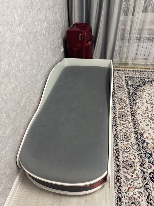 Кровать для мальчиков, машина