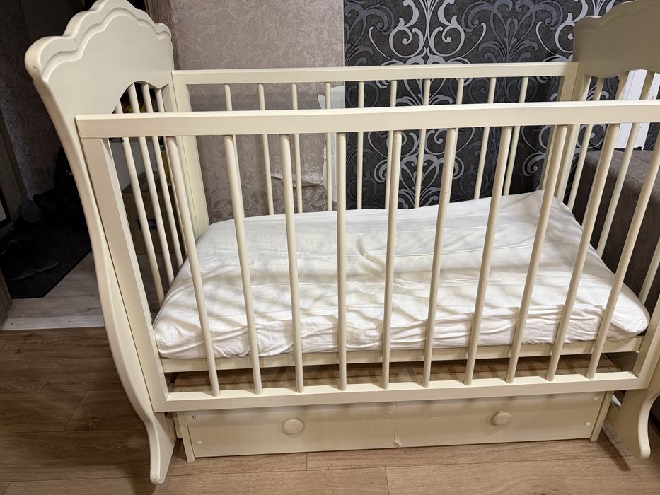 Детская кроватка