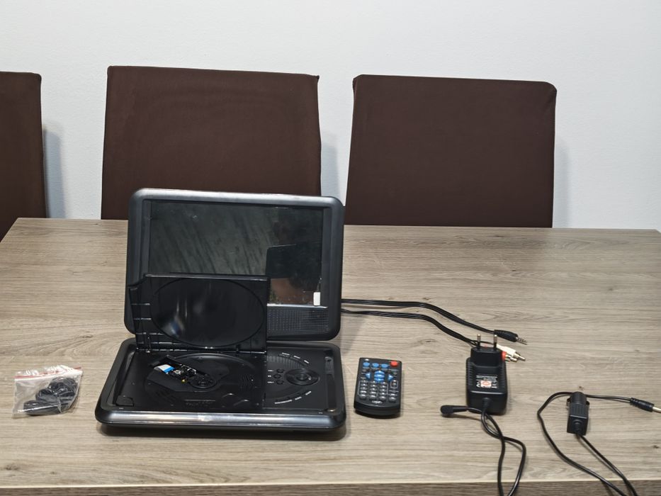 Pni Dvd player portabil