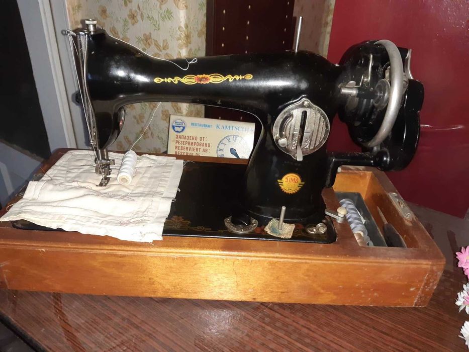 Машина за шиене ръчна