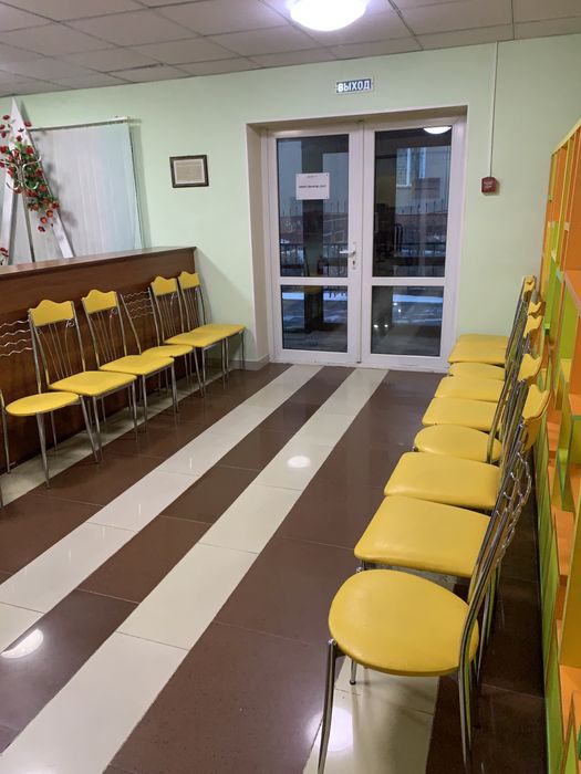 Стулья доя кафе и гостивых.